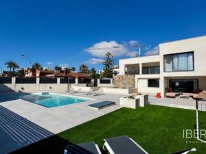Prodej rodinného domu, Torrevieja, Španělsko, 200 m2