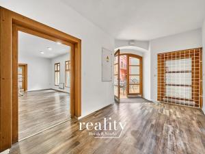 Pronájem obchodního prostoru, Znojmo, Horní náměstí, 36 m2