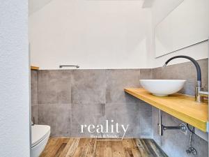 Pronájem obchodního prostoru, Znojmo, Horní náměstí, 36 m2