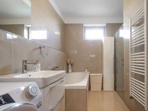 Prodej bytu 3+kk, Včelná, Okružní, 84 m2
