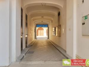 Pronájem garáže, Praha - Karlín, Sokolovská, 15 m2