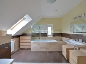 Pronájem vily, Horoměřice, Za Dvorem, 330 m2