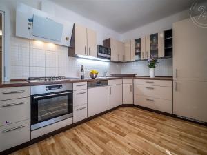 Prodej bytu 2+1, České Budějovice - České Budějovice 6, Polní, 61 m2