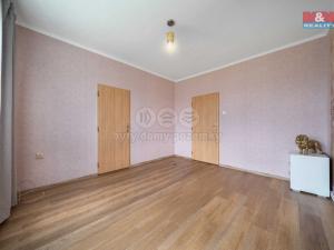 Prodej bytu 2+1, Hrádek - Nová Huť, 1. máje, 56 m2
