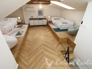 Prodej bytu 3+kk, Praha - Kobylisy, Ořechová, 103 m2