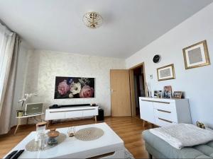 Prodej bytu 2+1, Nová Ves, Nad Obcí, 49 m2