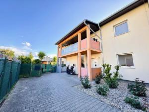 Prodej bytu 2+1, Nová Ves, Nad Obcí, 49 m2