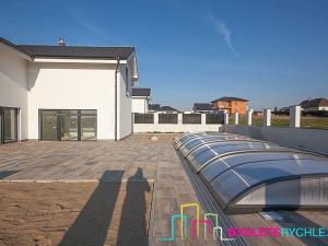 Prodej vily, Větrušice, 250 m2