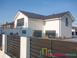 Prodej vily, Větrušice, 250 m2