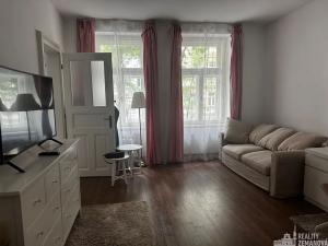Pronájem bytu 1+kk, Praha - Vinohrady, Korunní, 39 m2