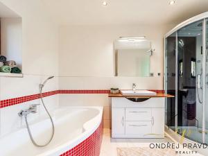 Prodej rodinného domu, Svinaře, Hlavní, 85 m2
