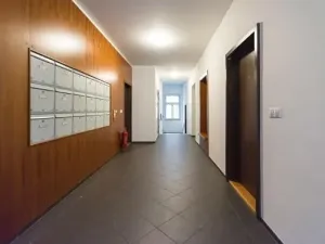 Pronájem bytu 2+kk, Praha - Nusle, Jaurisova, 48 m2