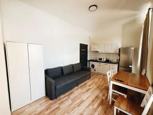 Pronájem bytu 2+kk, Praha - Libeň, Pod plynojemem, 40 m2