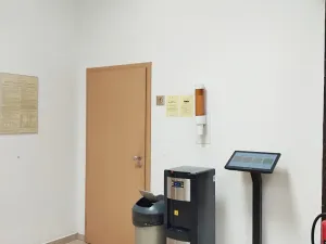 Pronájem komerční nemovitosti, Hradec Králové, Československé armády, 1 m2