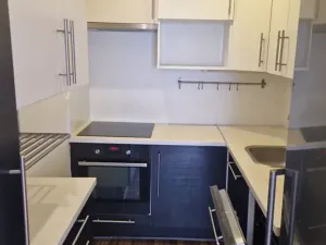 Pronájem bytu 2+kk, Praha - Kobylisy, Famfulíkova, 44 m2