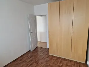 Pronájem bytu 2+kk, Praha - Kobylisy, Famfulíkova, 44 m2