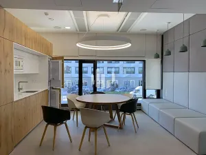 Pronájem kanceláře, Praha - Karlín, Rohanské nábřeží, 297 m2