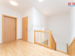 Pronájem rodinného domu, Jenštejn, Zlatnická, 158 m2