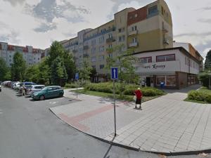 Prodej podílu bytu 2+1, Louny, Tyršovo nám., 52 m2