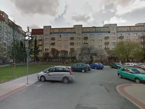 Prodej podílu bytu 2+1, Louny, Tyršovo nám., 52 m2