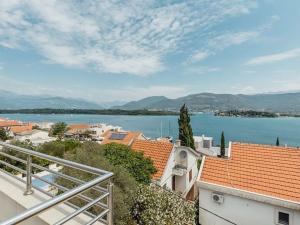 Prodej bytu 3+kk, Tivat, Černá Hora, 64 m2