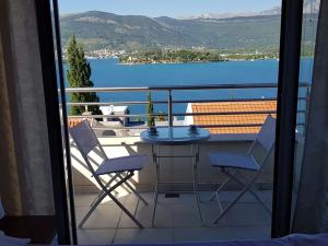Prodej bytu 3+kk, Tivat, Černá Hora, 64 m2