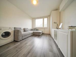 Prodej bytu 1+kk, Praha - Žižkov, Na Jarově, 25 m2