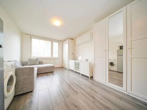 Prodej bytu 1+kk, Praha - Žižkov, Na Jarově, 25 m2