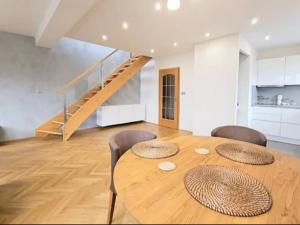 Pronájem bytu 3+kk, Praha - Kobylisy, Šimůnkova, 100 m2
