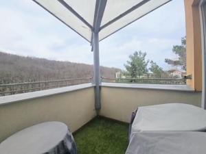 Pronájem bytu 3+kk, Praha - Kobylisy, Šimůnkova, 100 m2