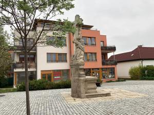 Pronájem obchodního prostoru, Dolní Břežany, 5. Května, 93 m2