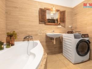 Prodej rodinného domu, Valašské Klobouky, Masarykovo náměstí, 95 m2