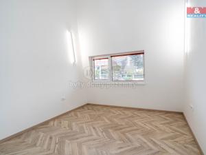Pronájem obchodního prostoru, Okrouhlo, 1076 m2
