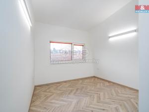 Pronájem obchodního prostoru, Okrouhlo, 1076 m2