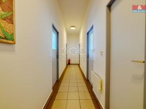 Pronájem kanceláře, Mariánské Lázně - Úšovice, U Mlékárny, 77 m2