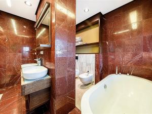Pronájem rodinného domu, Praha, U kolonie, 250 m2
