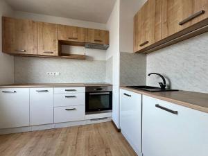 Prodej bytu 4+kk, Praha - Černý Most, Kpt. Stránského, 66 m2