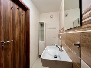 Prodej bytu 4+kk, Praha - Černý Most, Kpt. Stránského, 66 m2