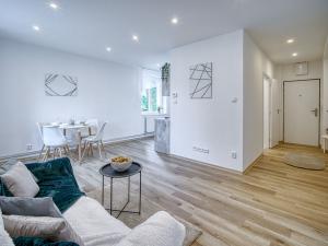 Pronájem bytu 2+kk, Chomutov, Grégrova, 49 m2