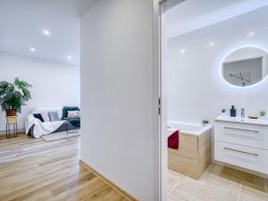 Pronájem bytu 2+kk, Chomutov, Grégrova, 49 m2