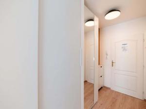 Pronájem bytu 1+kk, Praha - Vršovice, Kubánské náměstí, 18 m2