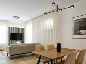 Prodej bytu 2+kk, Praha - Horní Měcholupy, Milánská, 54 m2