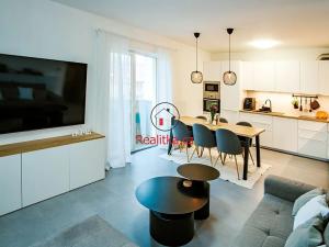 Prodej bytu 3+kk, Hořovice, U Školky, 80 m2