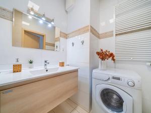 Prodej bytu 3+kk, Praha - Hostavice, U Hostavického potoka, 111 m2