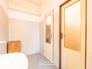 Prodej komerční, Hranice - Hranice I-Město, Tř. 1. máje, 96 m2