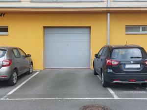 Prodej garážového stání, Praha, Českomoravská, 12 m2