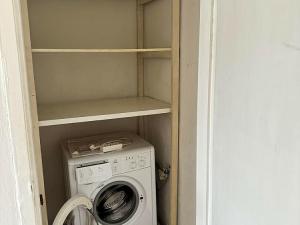 Pronájem bytu 2+kk, Praha - Vinohrady, Benešovská, 41 m2