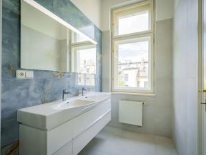 Pronájem bytu 4+kk, Praha - Nové Město, Na Moráni, 153 m2