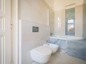 Pronájem bytu 4+kk, Praha - Nové Město, Na Moráni, 153 m2