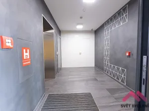 Pronájem kanceláře, Praha - Karlín, Sokolovská, 288 m2
